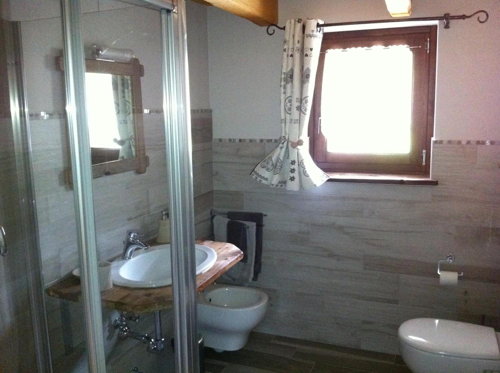 Alpe Rebelle Bed & Breakfast Bionaz Exterior photo