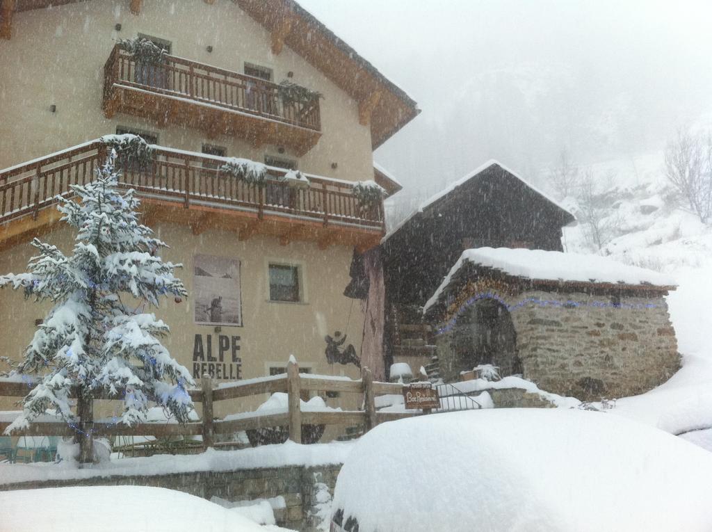 Alpe Rebelle Bed & Breakfast Bionaz Exterior photo