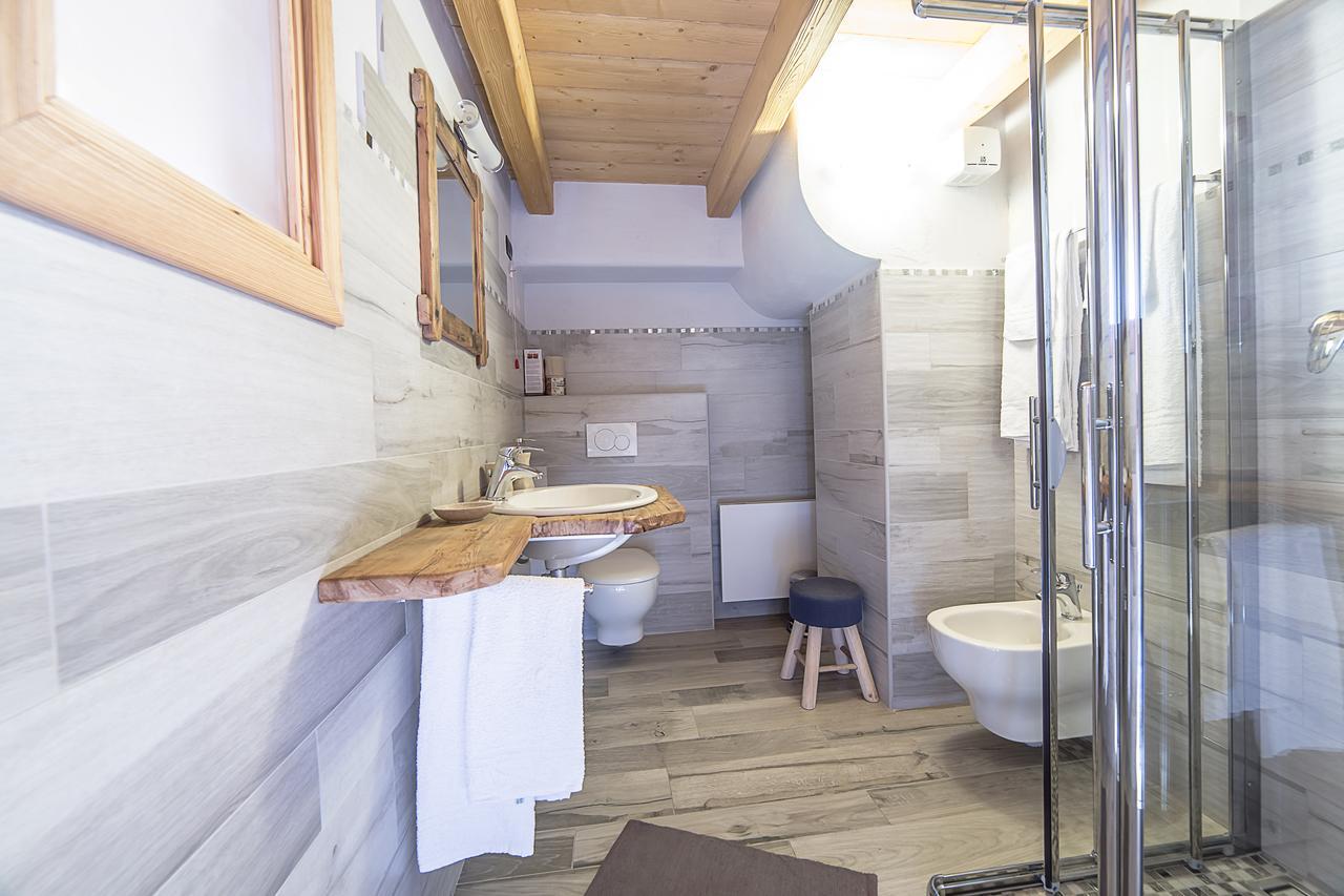 Alpe Rebelle Bed & Breakfast Bionaz Exterior photo
